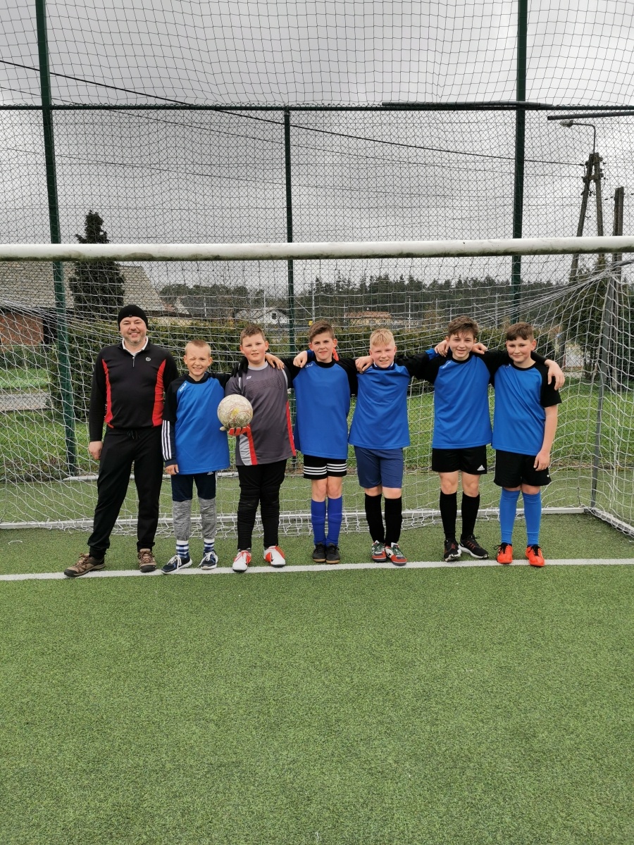 Zdjęcie w galerii na portalu naszraciborz.pl: Piłkarze Nędzy bezkonkurencyjni wiadomości z regionu