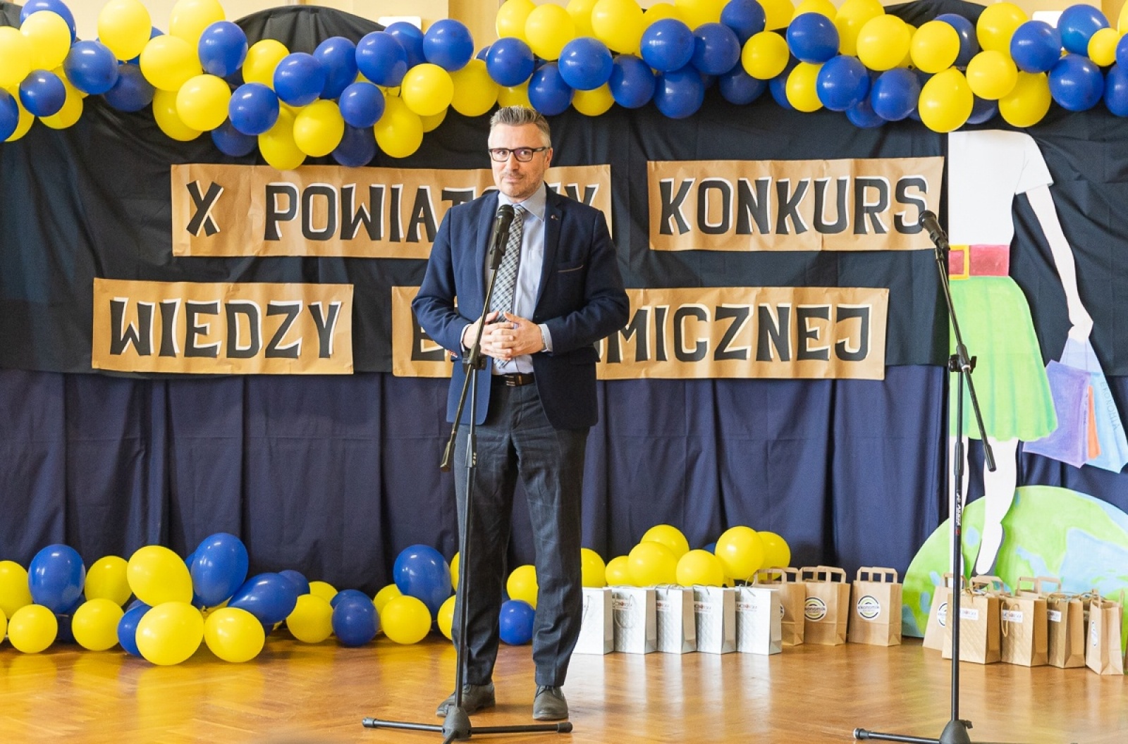 Zdjęcie w galerii na portalu naszraciborz.pl: SP 1 najlepsza w konkursie wiedzy ekonomicznej w Ekonomiku wiadomości z regionu