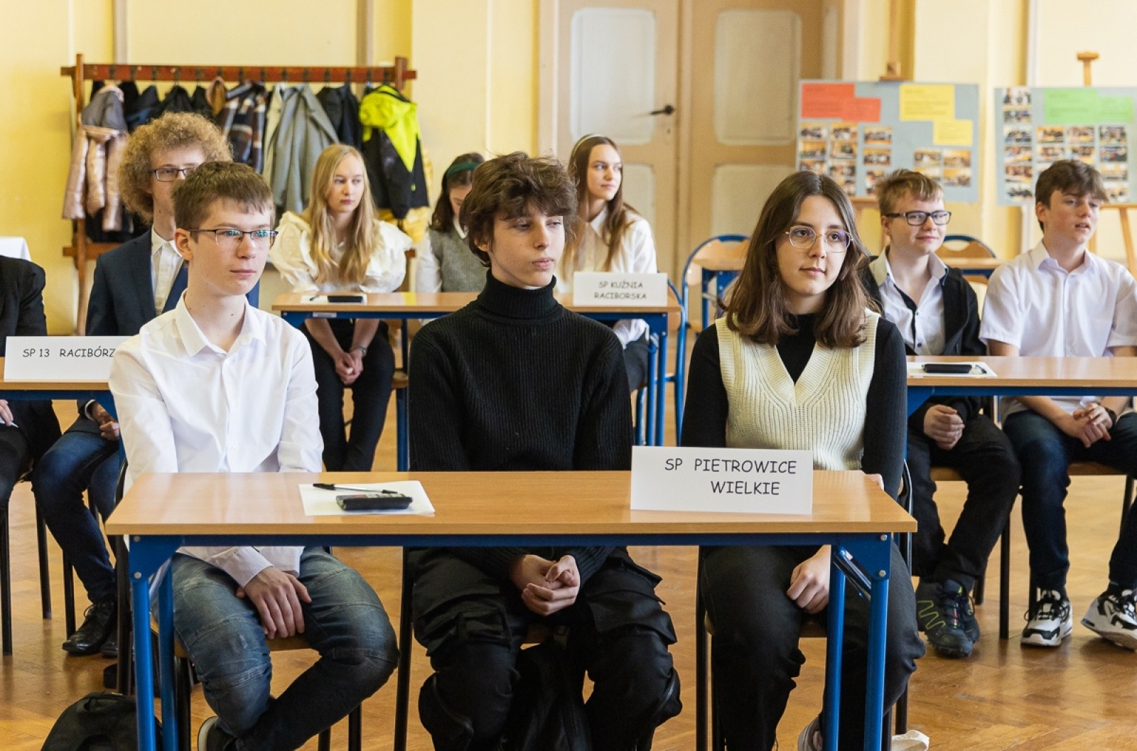 Zdjęcie w galerii na portalu naszraciborz.pl: SP 1 najlepsza w konkursie wiedzy ekonomicznej w Ekonomiku wiadomości z regionu