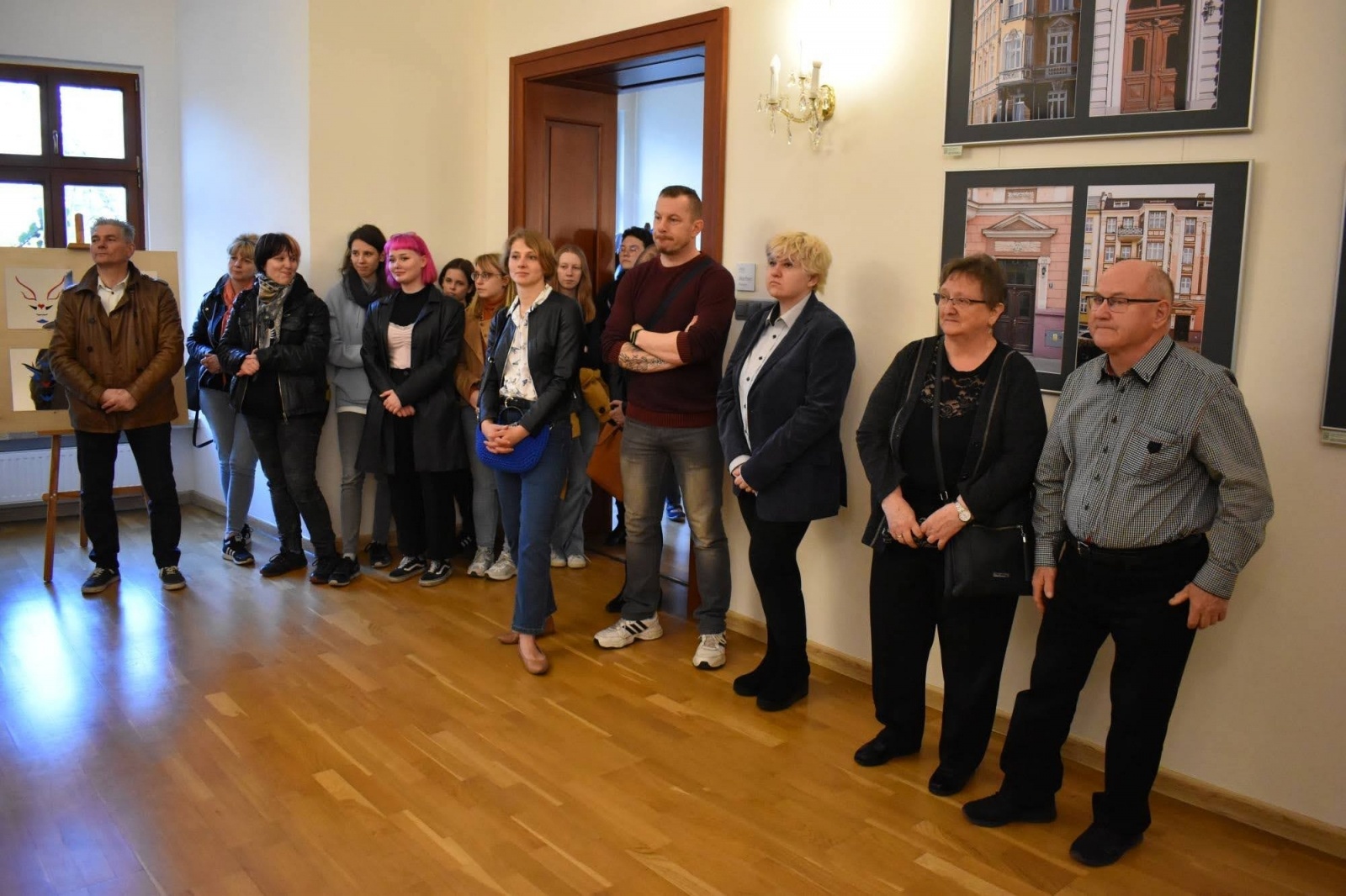 Zdjęcie w galerii na portalu naszraciborz.pl: DYPLOMY 2022 - wernisaż wystawy na Zamku Piastowskim wiadomości z regionu