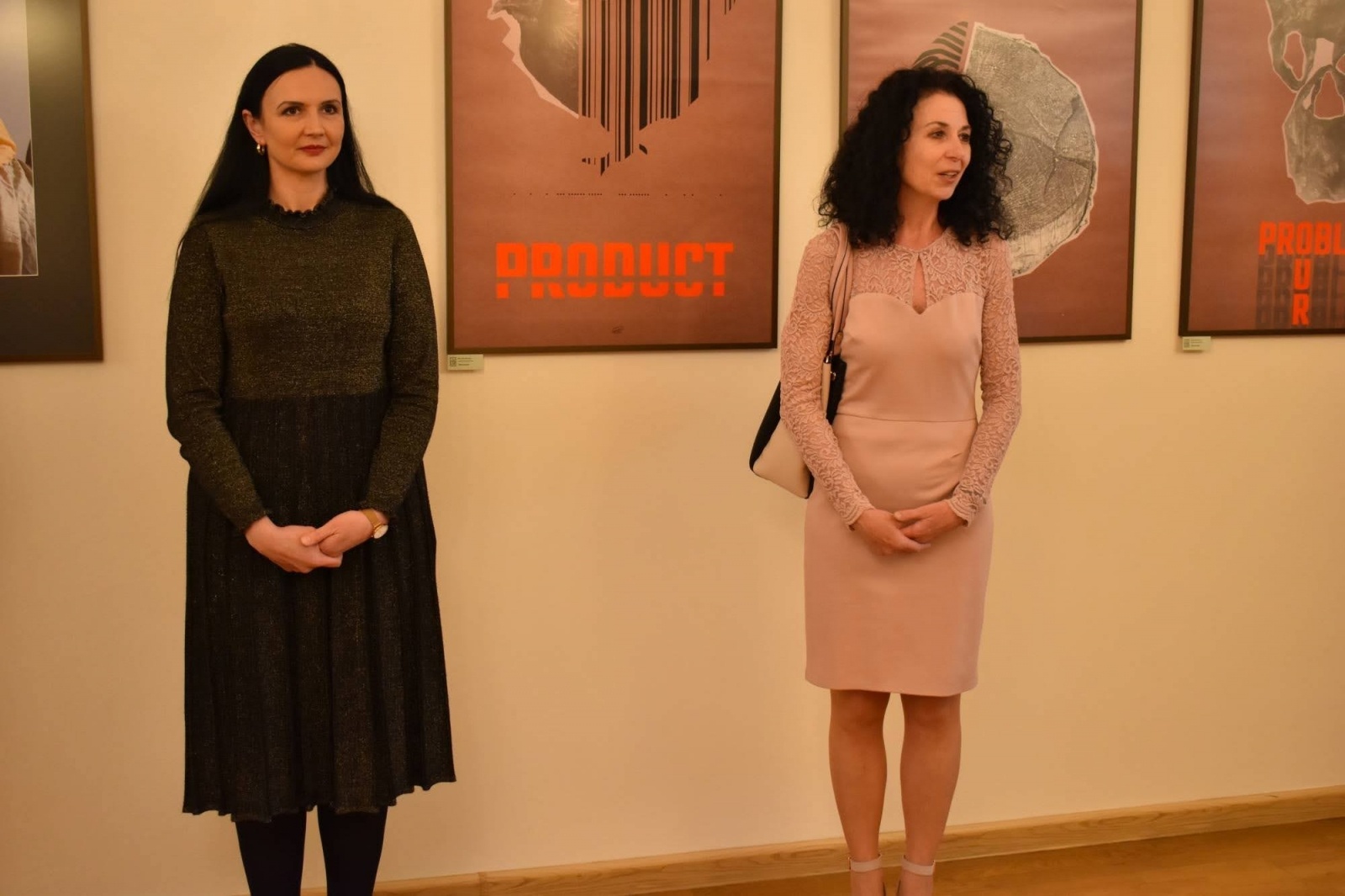 Zdjęcie w galerii na portalu naszraciborz.pl: DYPLOMY 2022 - wernisaż wystawy na Zamku Piastowskim wiadomości z regionu