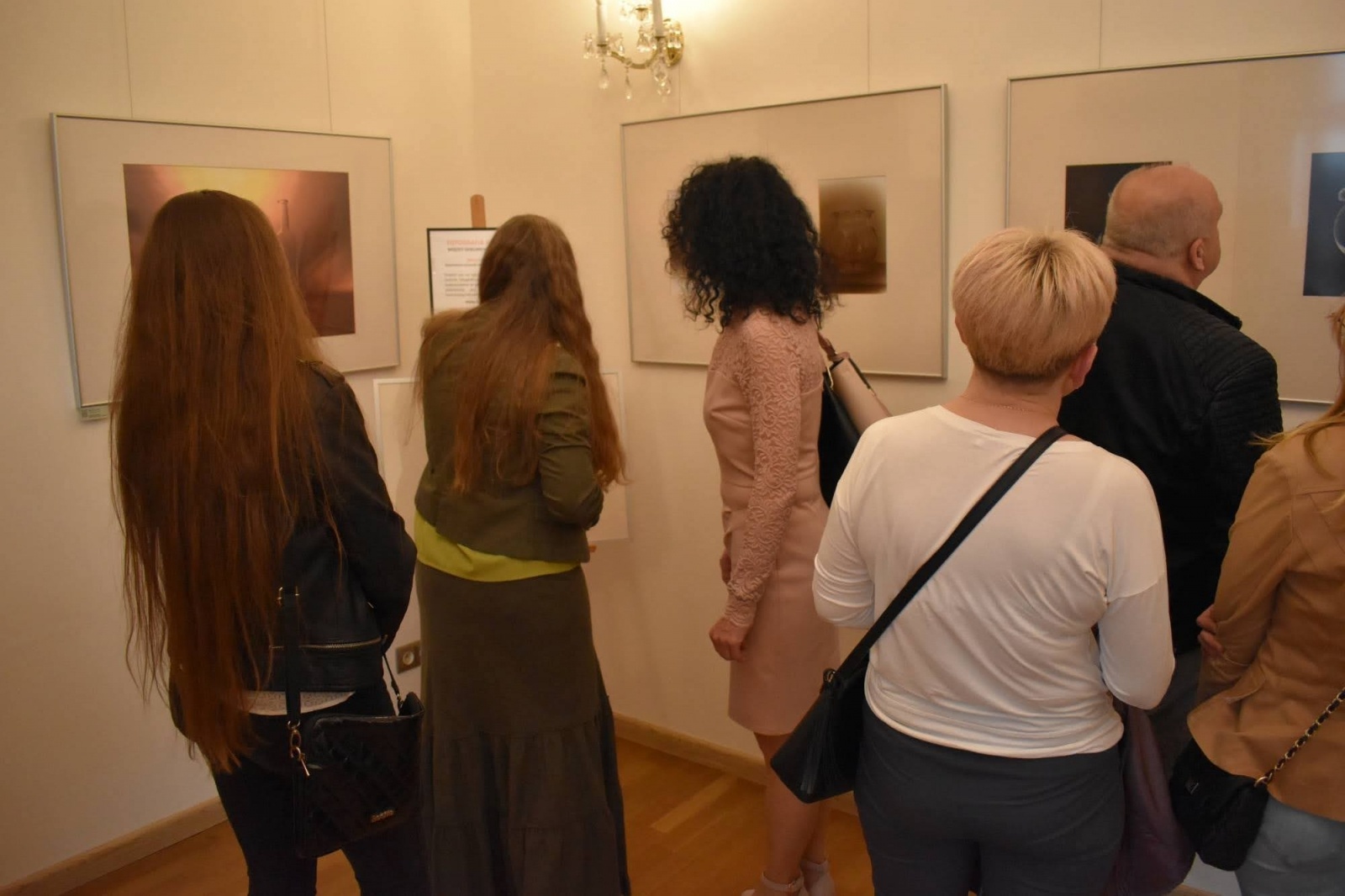 Zdjęcie w galerii na portalu naszraciborz.pl: DYPLOMY 2022 - wernisaż wystawy na Zamku Piastowskim wiadomości z regionu