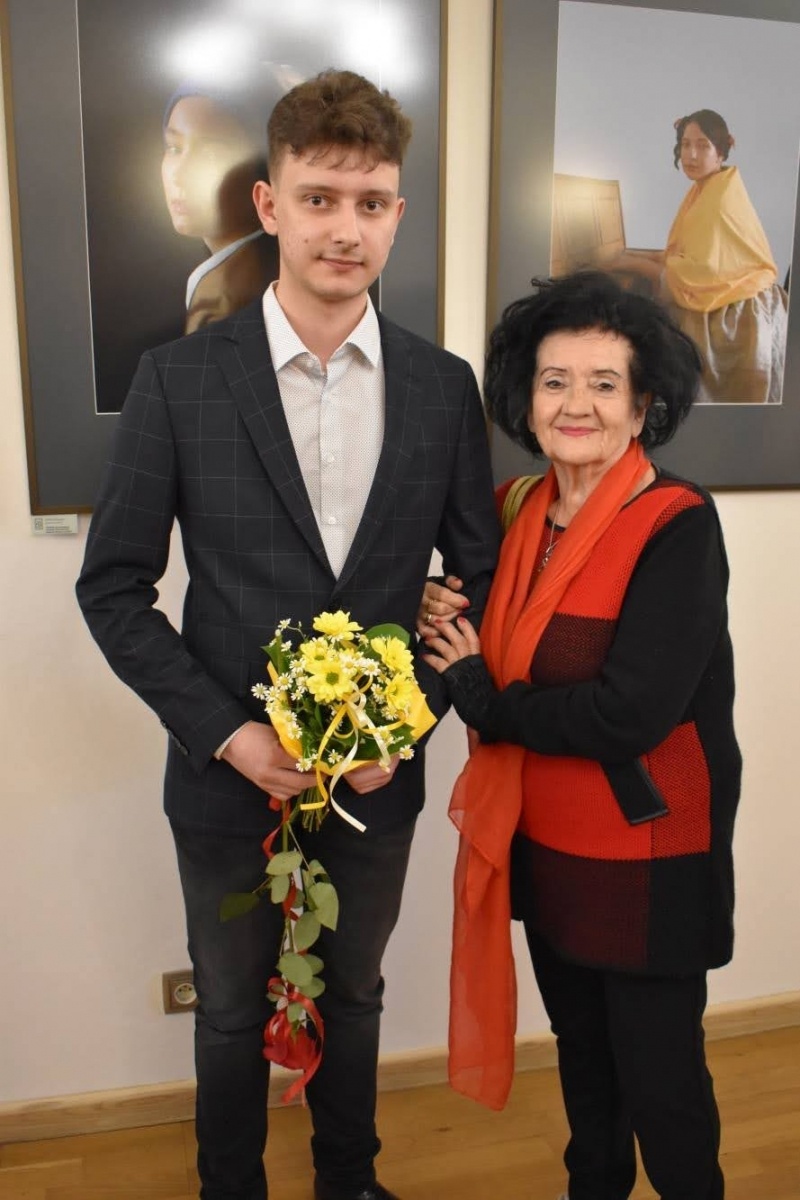 Zdjęcie w galerii na portalu naszraciborz.pl: DYPLOMY 2022 - wernisaż wystawy na Zamku Piastowskim wiadomości z regionu