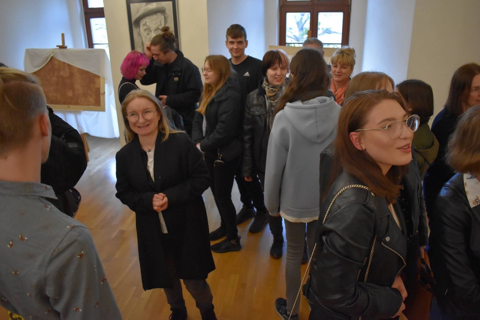 Zdjęcie w galerii na portalu naszraciborz.pl: DYPLOMY 2022 - wernisaż wystawy na Zamku Piastowskim wiadomości z regionu