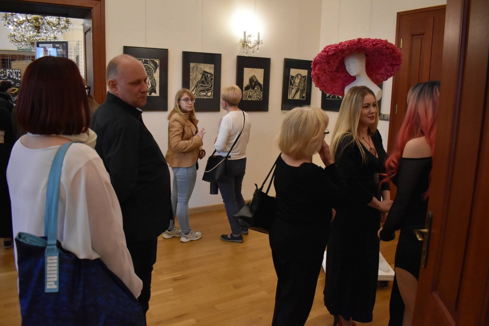 Zdjęcie w galerii na portalu naszraciborz.pl: DYPLOMY 2022 - wernisaż wystawy na Zamku Piastowskim wiadomości z regionu