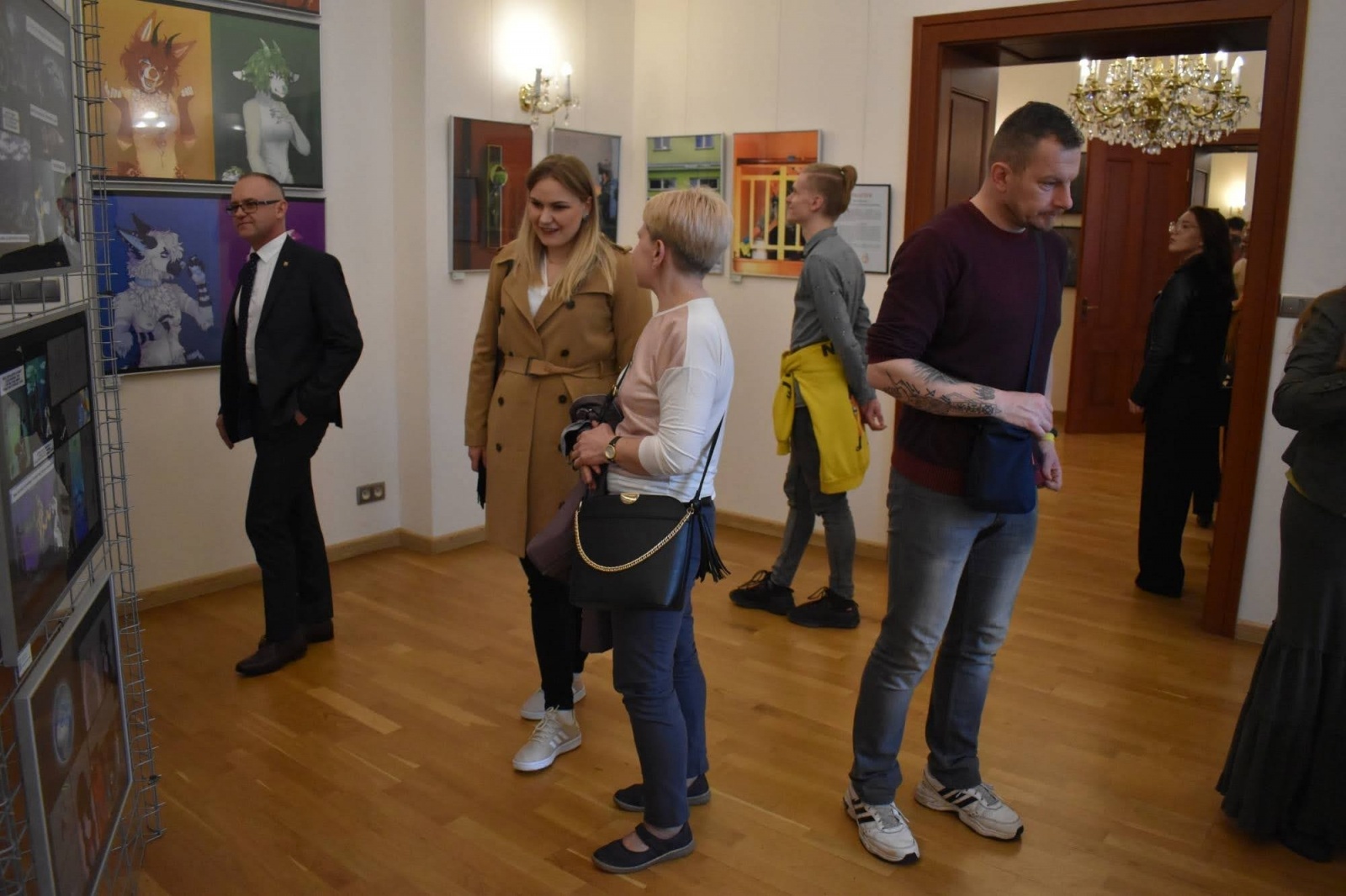 Zdjęcie w galerii na portalu naszraciborz.pl: DYPLOMY 2022 - wernisaż wystawy na Zamku Piastowskim wiadomości z regionu