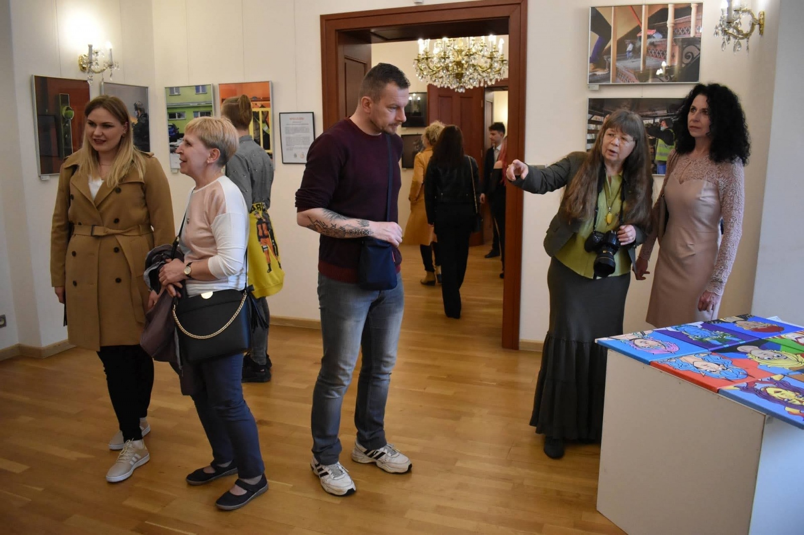 Zdjęcie w galerii na portalu naszraciborz.pl: DYPLOMY 2022 - wernisaż wystawy na Zamku Piastowskim wiadomości z regionu