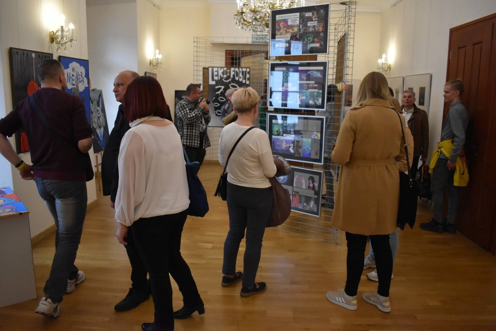 Zdjęcie w galerii na portalu naszraciborz.pl: DYPLOMY 2022 - wernisaż wystawy na Zamku Piastowskim wiadomości z regionu