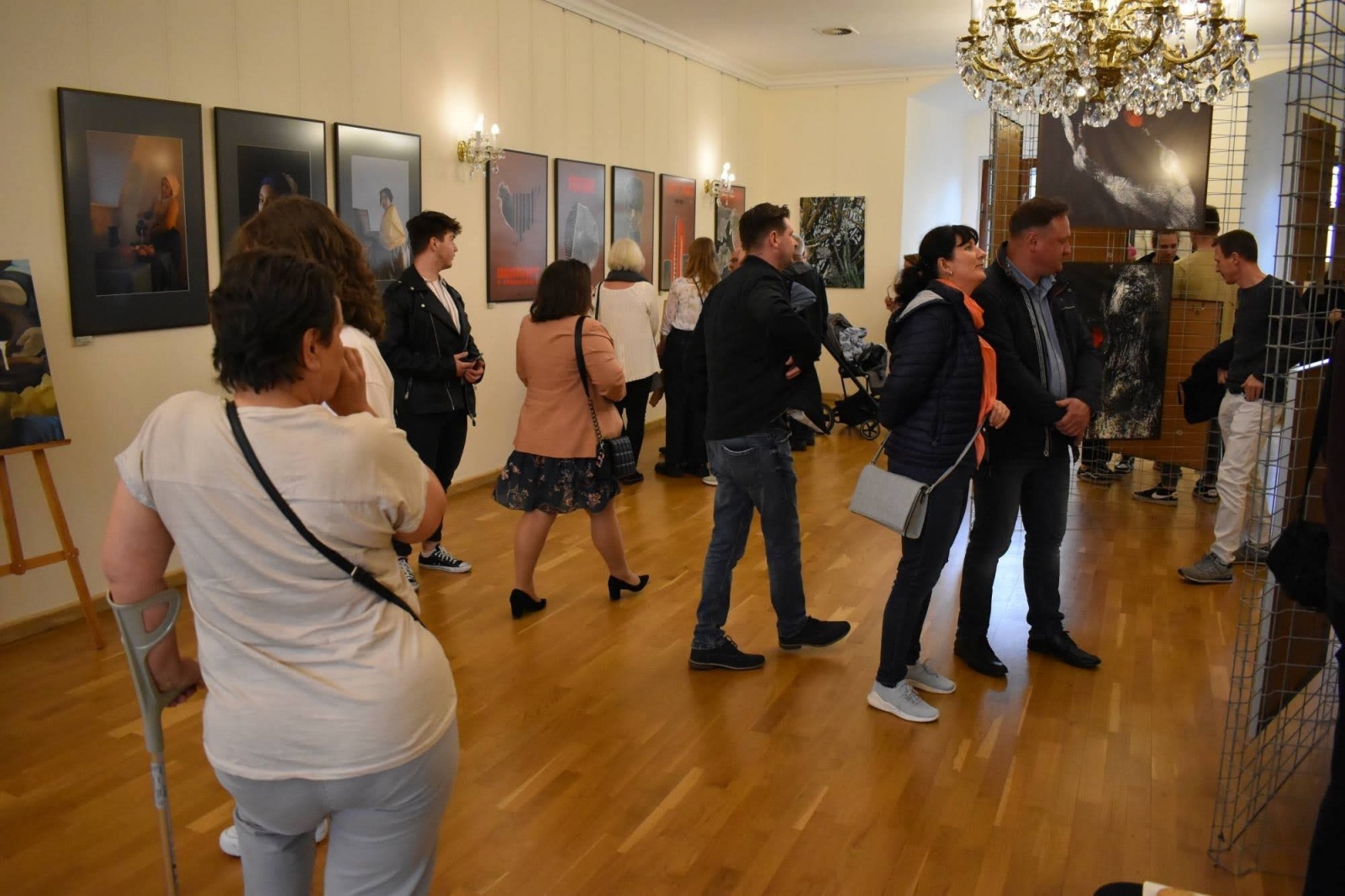 Zdjęcie w galerii na portalu naszraciborz.pl: DYPLOMY 2022 - wernisaż wystawy na Zamku Piastowskim wiadomości z regionu