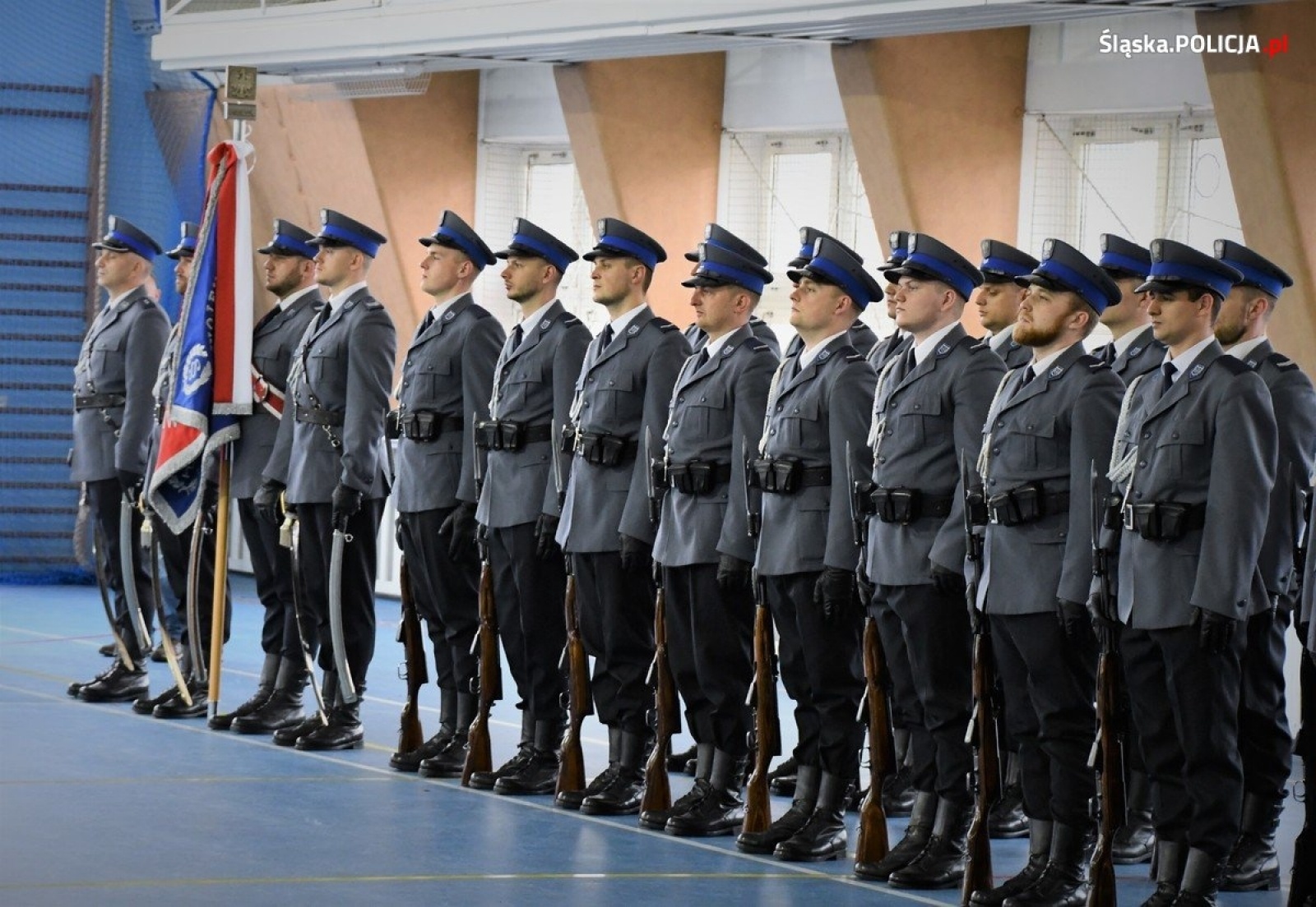Zdjęcie w galerii na portalu naszraciborz.pl: Ślubowanie nowych policjantów śląskiego garnizonu wiadomości z regionu