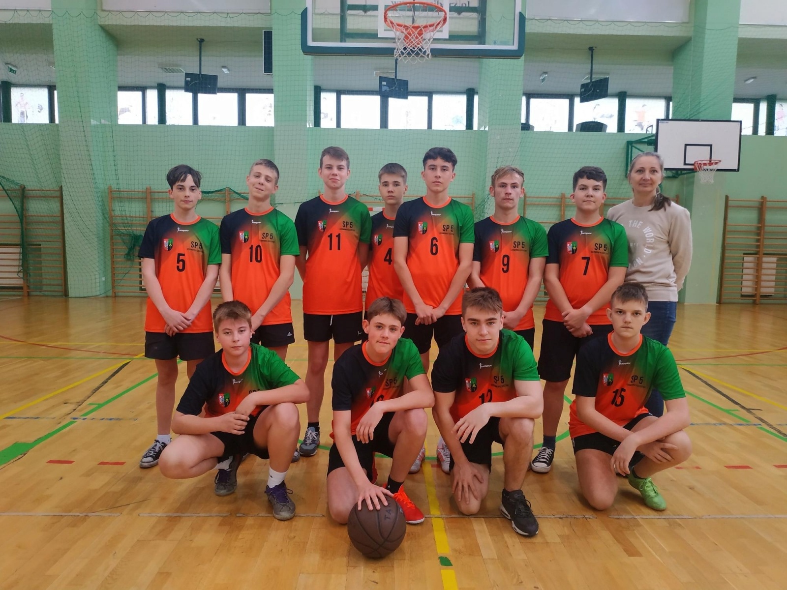 Zdjęcie w galerii na portalu naszraciborz.pl: Chłopcy z Trzynastki najlepszymi koszykarzami w rejonie wiadomości z regionu