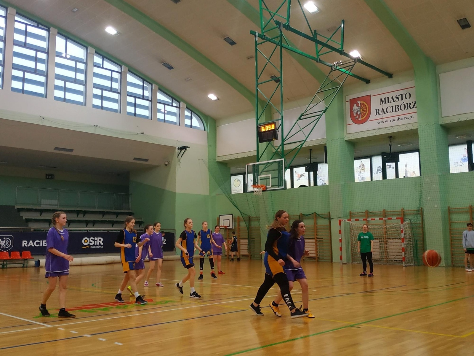 Zdjęcie w galerii na portalu naszraciborz.pl: Chłopcy z Trzynastki najlepszymi koszykarzami w rejonie wiadomości z regionu