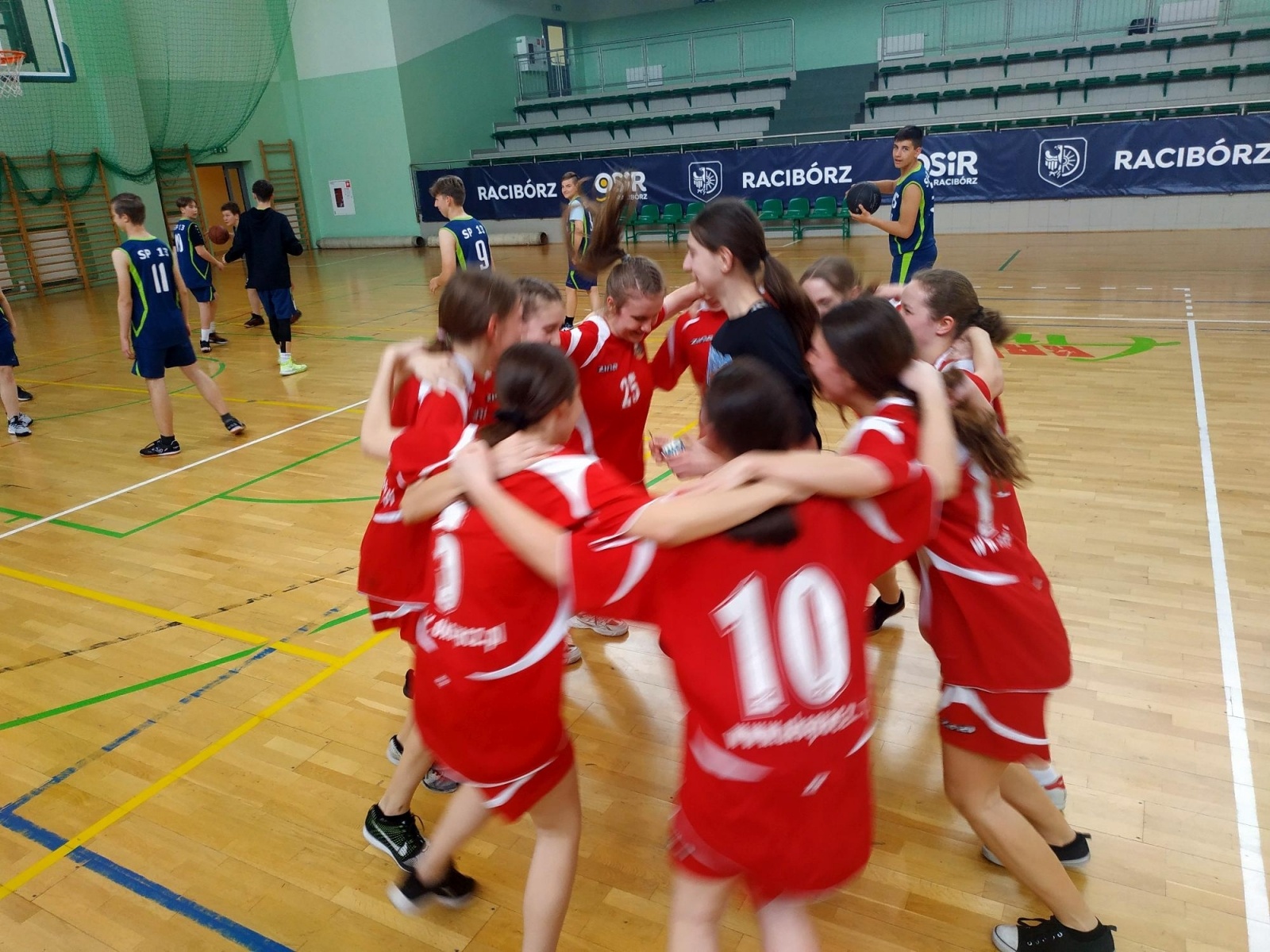 Zdjęcie w galerii na portalu naszraciborz.pl: Chłopcy z Trzynastki najlepszymi koszykarzami w rejonie wiadomości z regionu