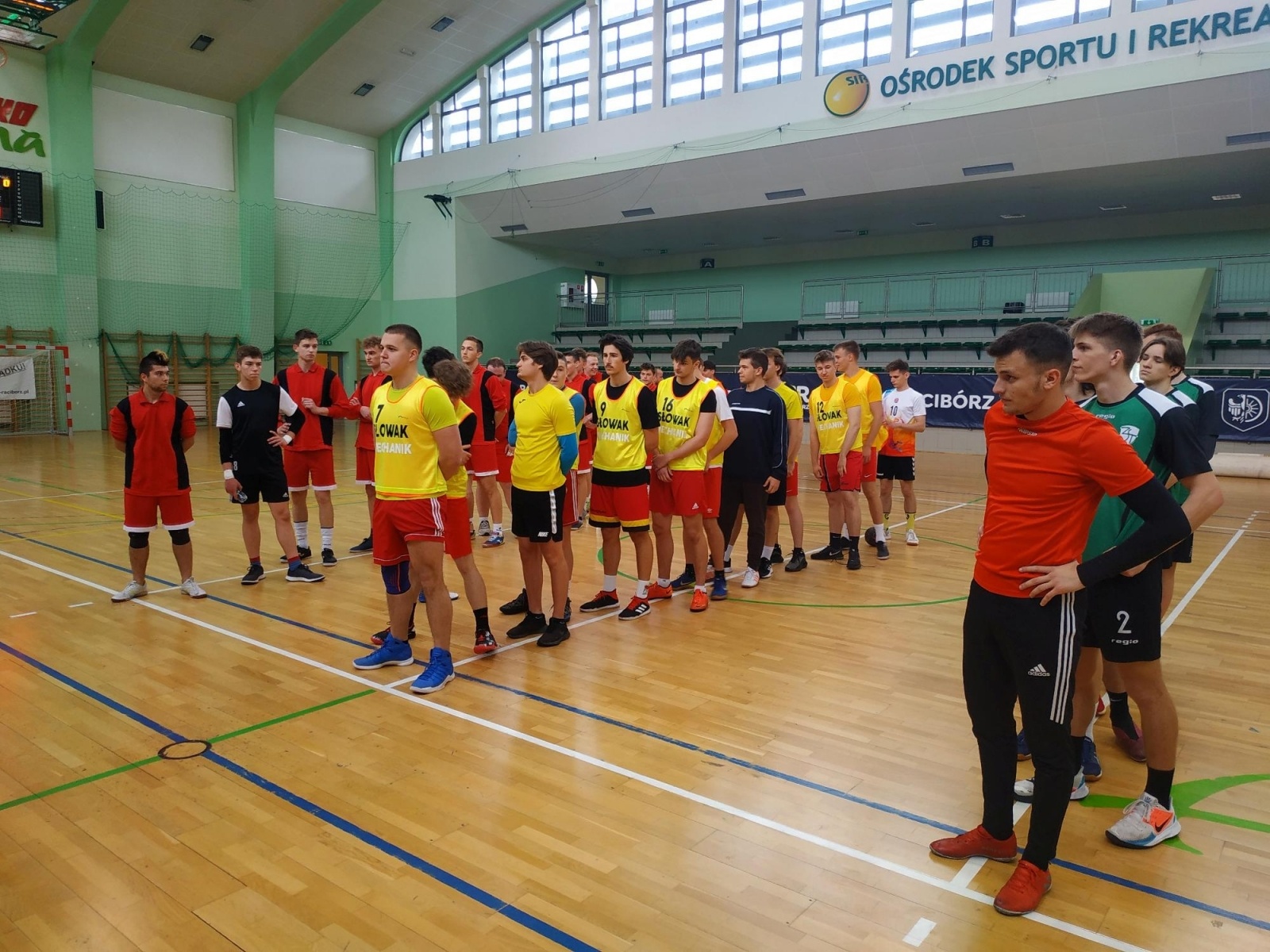 Zdjęcie w galerii na portalu naszraciborz.pl: Mechanik w finale wojewódzkim szczypiorniaka wiadomości z regionu