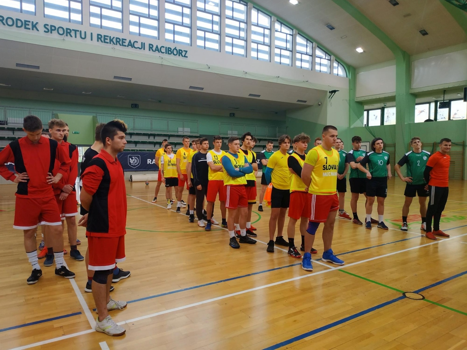 Zdjęcie w galerii na portalu naszraciborz.pl: Mechanik w finale wojewódzkim szczypiorniaka wiadomości z regionu