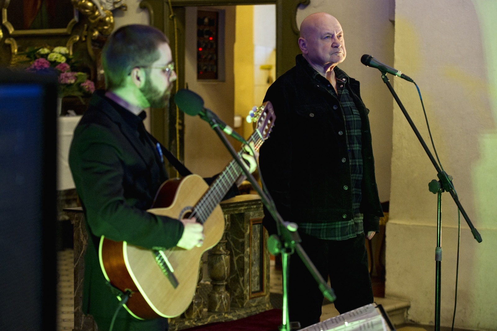 Zdjęcie w galerii na portalu naszraciborz.pl: Ostatnia z bajek. Koncert Kuby Blokesza i Jerzego Dębiny w Kietrzu wiadomości z regionu