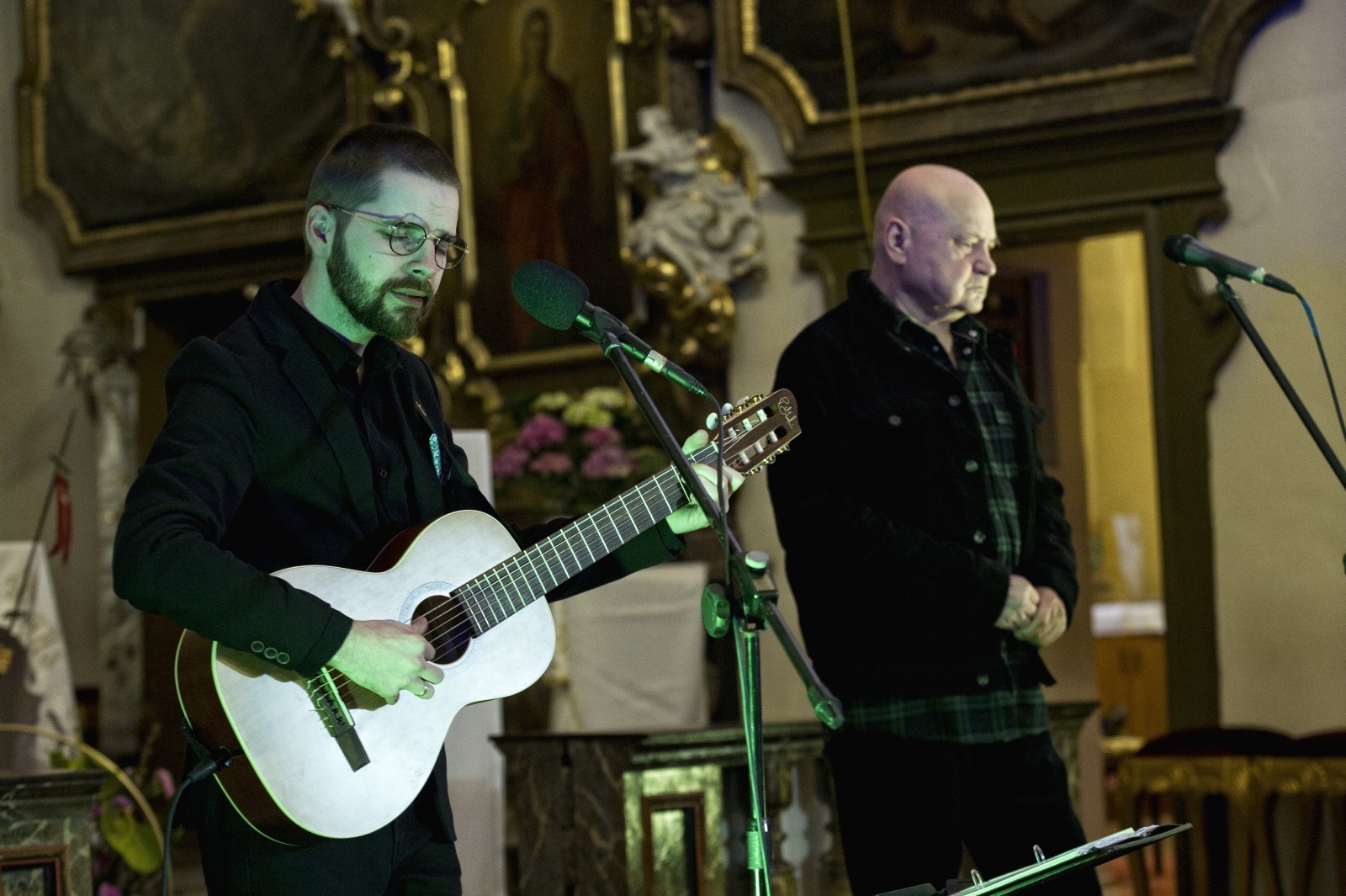Zdjęcie w galerii na portalu naszraciborz.pl: Ostatnia z bajek. Koncert Kuby Blokesza i Jerzego Dębiny w Kietrzu wiadomości z regionu