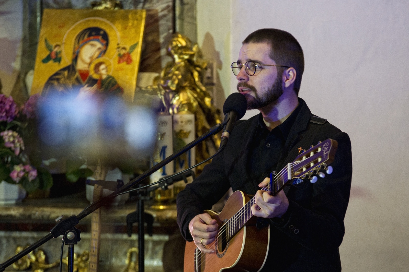 Zdjęcie w galerii na portalu naszraciborz.pl: Ostatnia z bajek. Koncert Kuby Blokesza i Jerzego Dębiny w Kietrzu wiadomości z regionu