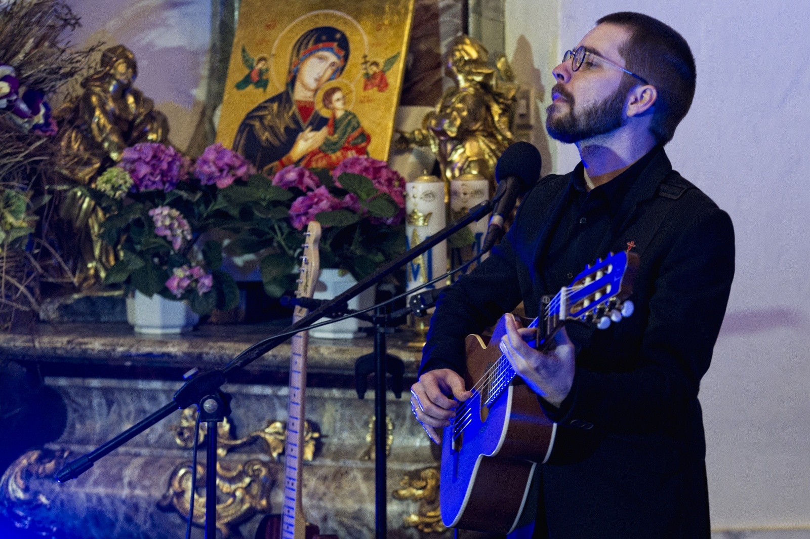 Zdjęcie w galerii na portalu naszraciborz.pl: Ostatnia z bajek. Koncert Kuby Blokesza i Jerzego Dębiny w Kietrzu wiadomości z regionu