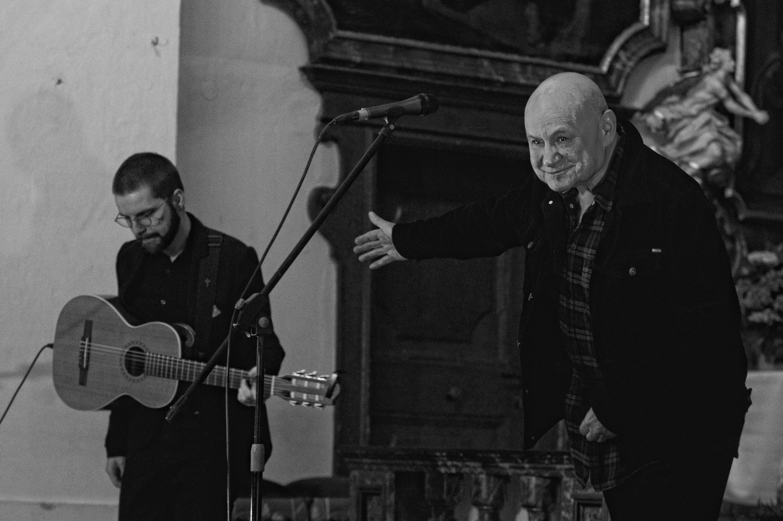 Zdjęcie w galerii na portalu naszraciborz.pl: Ostatnia z bajek. Koncert Kuby Blokesza i Jerzego Dębiny w Kietrzu wiadomości z regionu