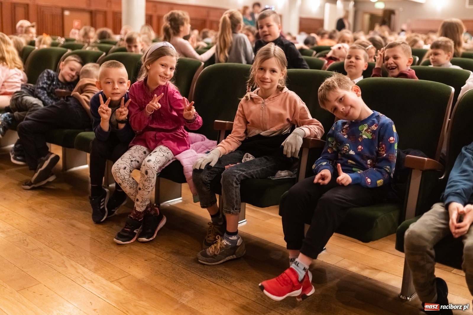 Zdjęcie w galerii na portalu naszraciborz.pl: Spektakl profilaktyczny krakowskiej straży miejskiej na scenie RCK [FOTO i WIDEO] wiadomości z regionu