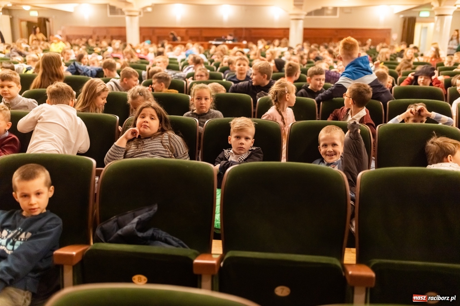 Zdjęcie w galerii na portalu naszraciborz.pl: Spektakl profilaktyczny krakowskiej straży miejskiej na scenie RCK [FOTO i WIDEO] wiadomości z regionu