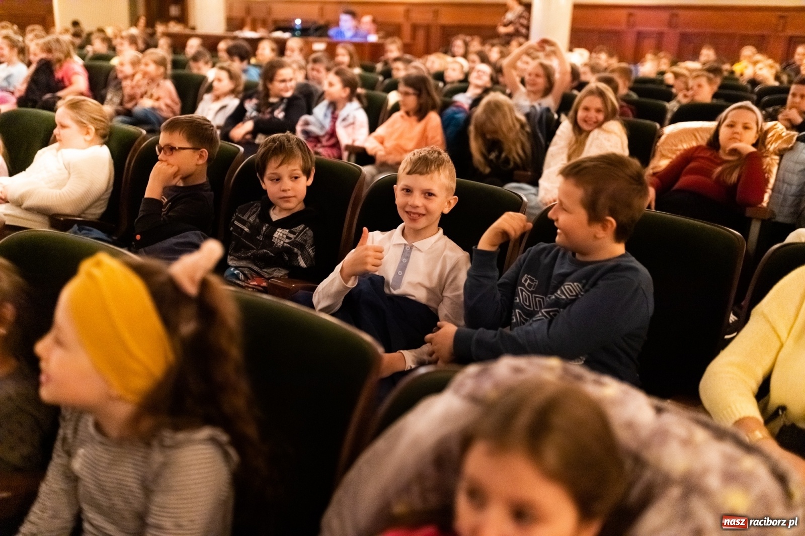 Zdjęcie w galerii na portalu naszraciborz.pl: Spektakl profilaktyczny krakowskiej straży miejskiej na scenie RCK [FOTO i WIDEO] wiadomości z regionu