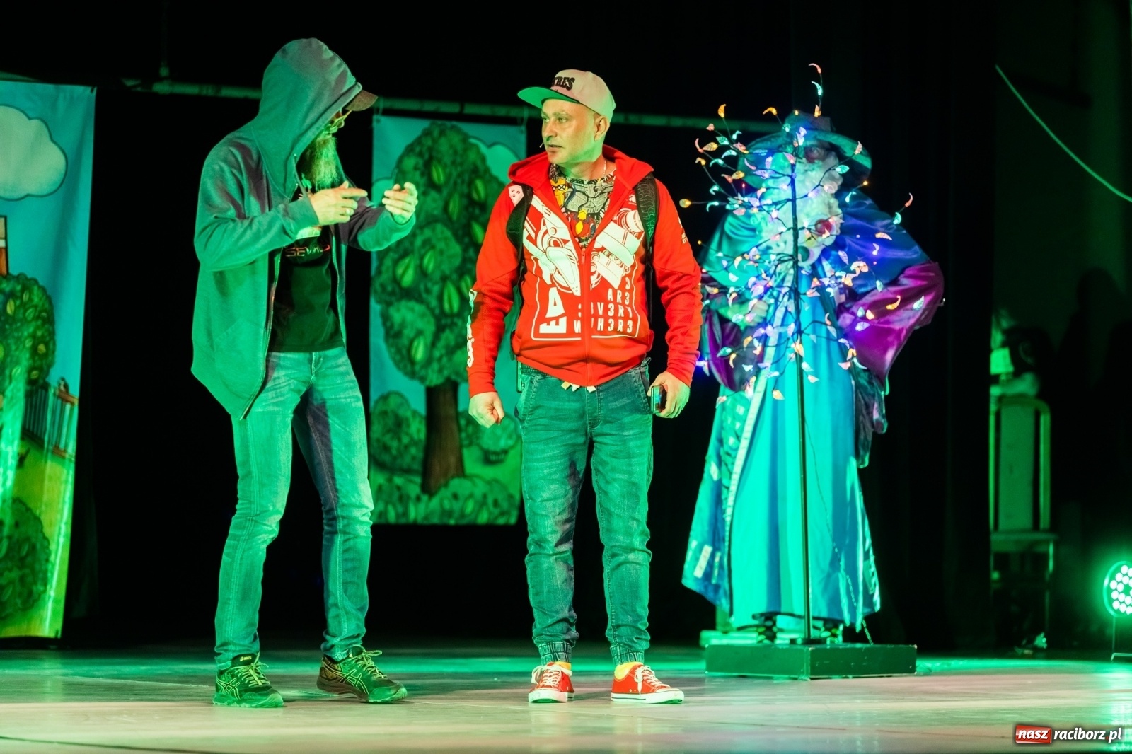 Zdjęcie w galerii na portalu naszraciborz.pl: Spektakl profilaktyczny krakowskiej straży miejskiej na scenie RCK [FOTO i WIDEO] wiadomości z regionu