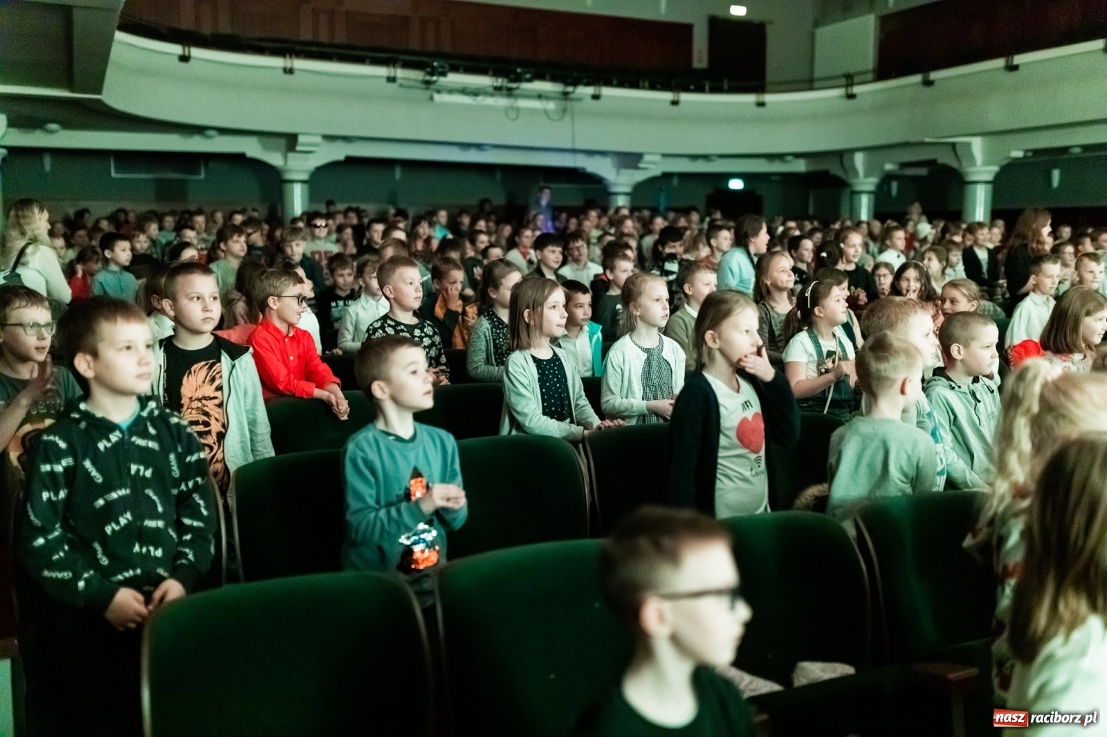 Zdjęcie w galerii na portalu naszraciborz.pl: Spektakl profilaktyczny krakowskiej straży miejskiej na scenie RCK [FOTO i WIDEO] wiadomości z regionu