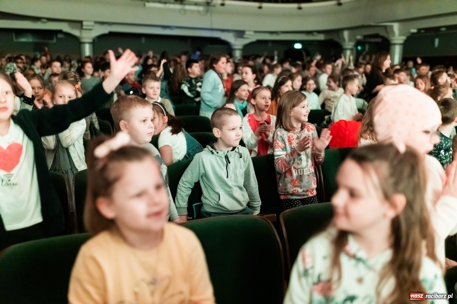 Zdjęcie w galerii na portalu naszraciborz.pl: Spektakl profilaktyczny krakowskiej straży miejskiej na scenie RCK [FOTO i WIDEO] wiadomości z regionu