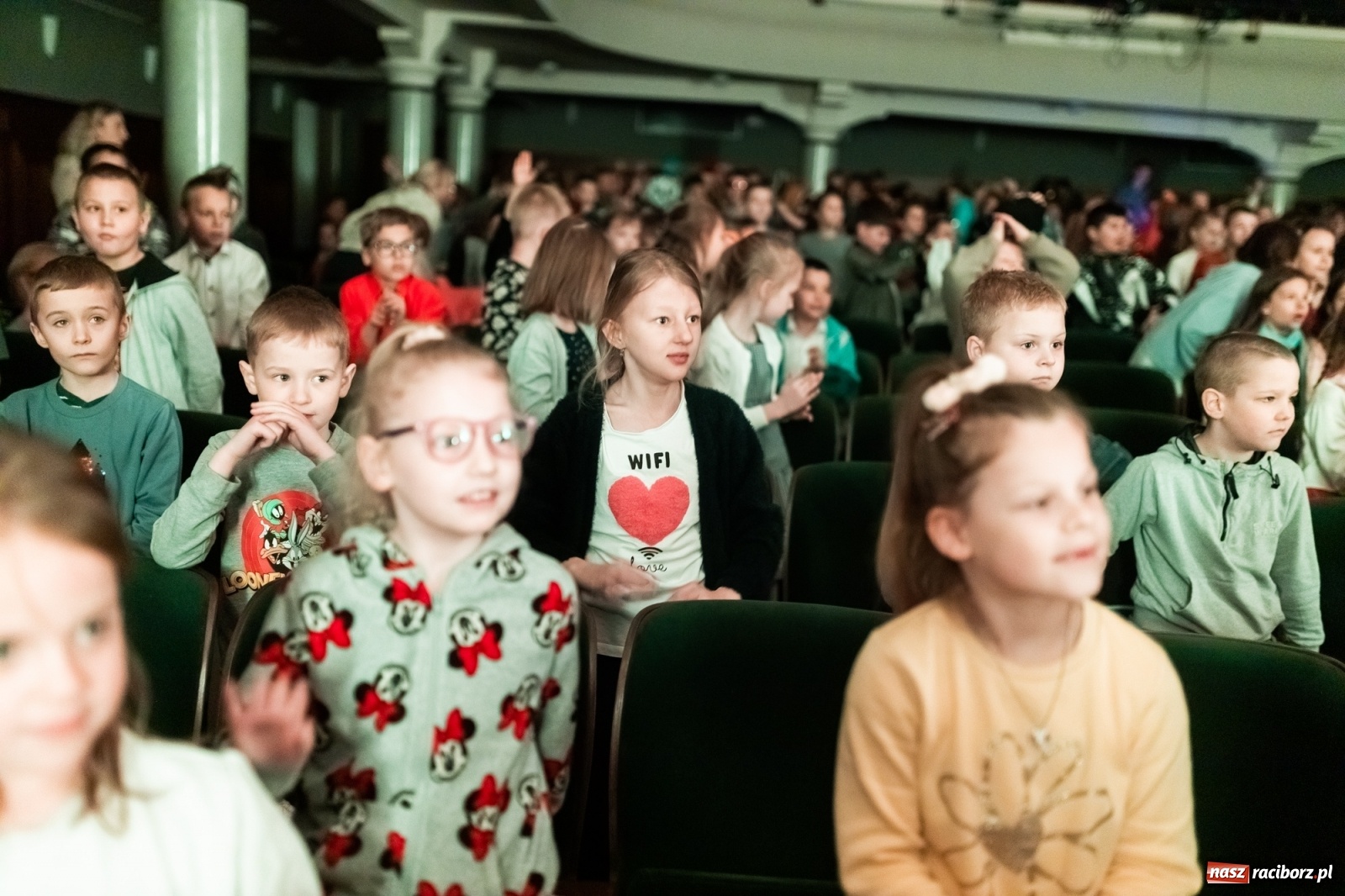 Zdjęcie w galerii na portalu naszraciborz.pl: Spektakl profilaktyczny krakowskiej straży miejskiej na scenie RCK [FOTO i WIDEO] wiadomości z regionu