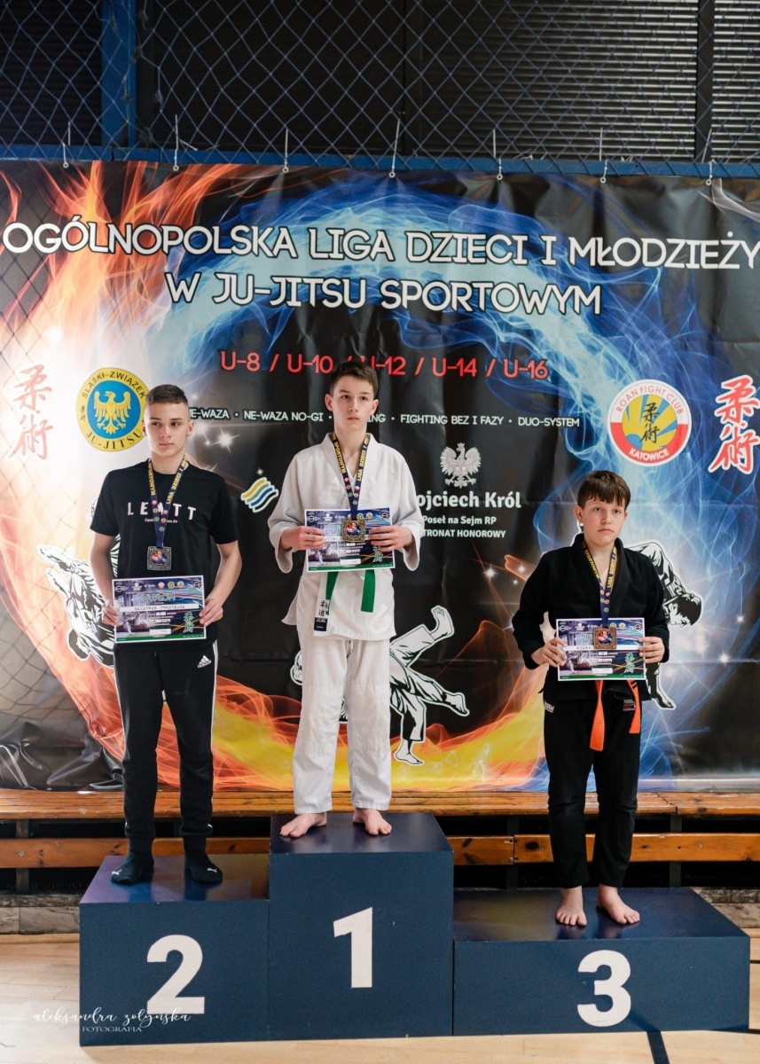 Zdjęcie w galerii na portalu naszraciborz.pl: Łamatorzy na podium w katowickim Spodku wiadomości z regionu