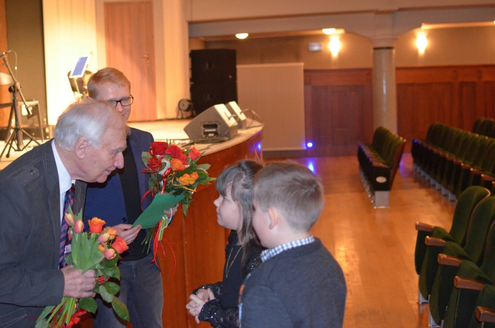 Zdjęcie w galerii na portalu naszraciborz.pl: Merci, merci, merci - młodzi raciborzanie dowiedzieli się wszystkiego o gitarze wiadomości z regionu