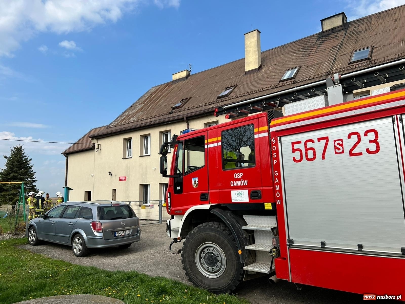 Zdjęcie w galerii na portalu naszraciborz.pl: Czad zagroził przedszkolakom w Gamowie. Maluchy ewakuowane do remizy [FOTO] wiadomości z regionu