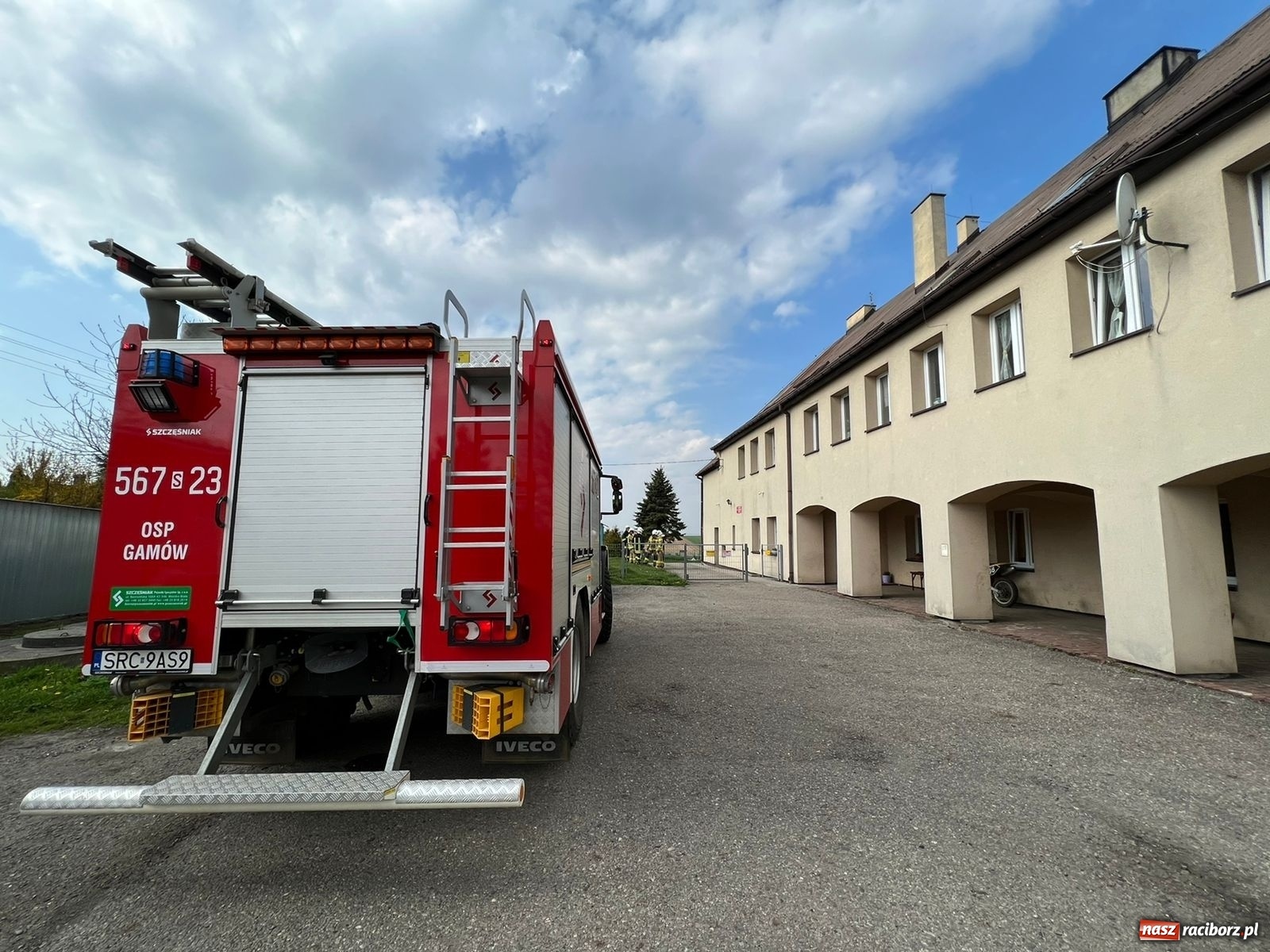Zdjęcie w galerii na portalu naszraciborz.pl: Czad zagroził przedszkolakom w Gamowie. Maluchy ewakuowane do remizy [FOTO] wiadomości z regionu