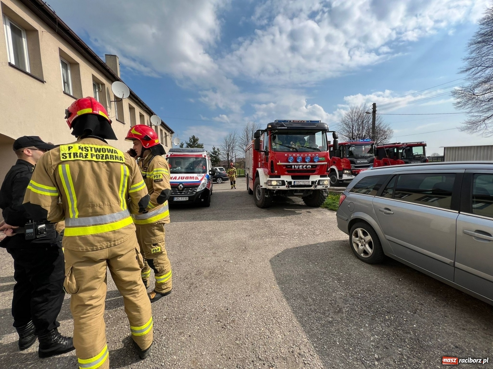 Zdjęcie w galerii na portalu naszraciborz.pl: Czad zagroził przedszkolakom w Gamowie. Maluchy ewakuowane do remizy [FOTO] wiadomości z regionu