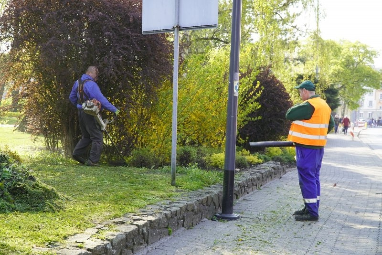 Zdjęcie w galerii na portalu naszraciborz.pl: W Raciborzu ruszyły wiosenne porządki. Gdzie waszym zdaniem powinny pojawić się służby? wiadomości z regionu