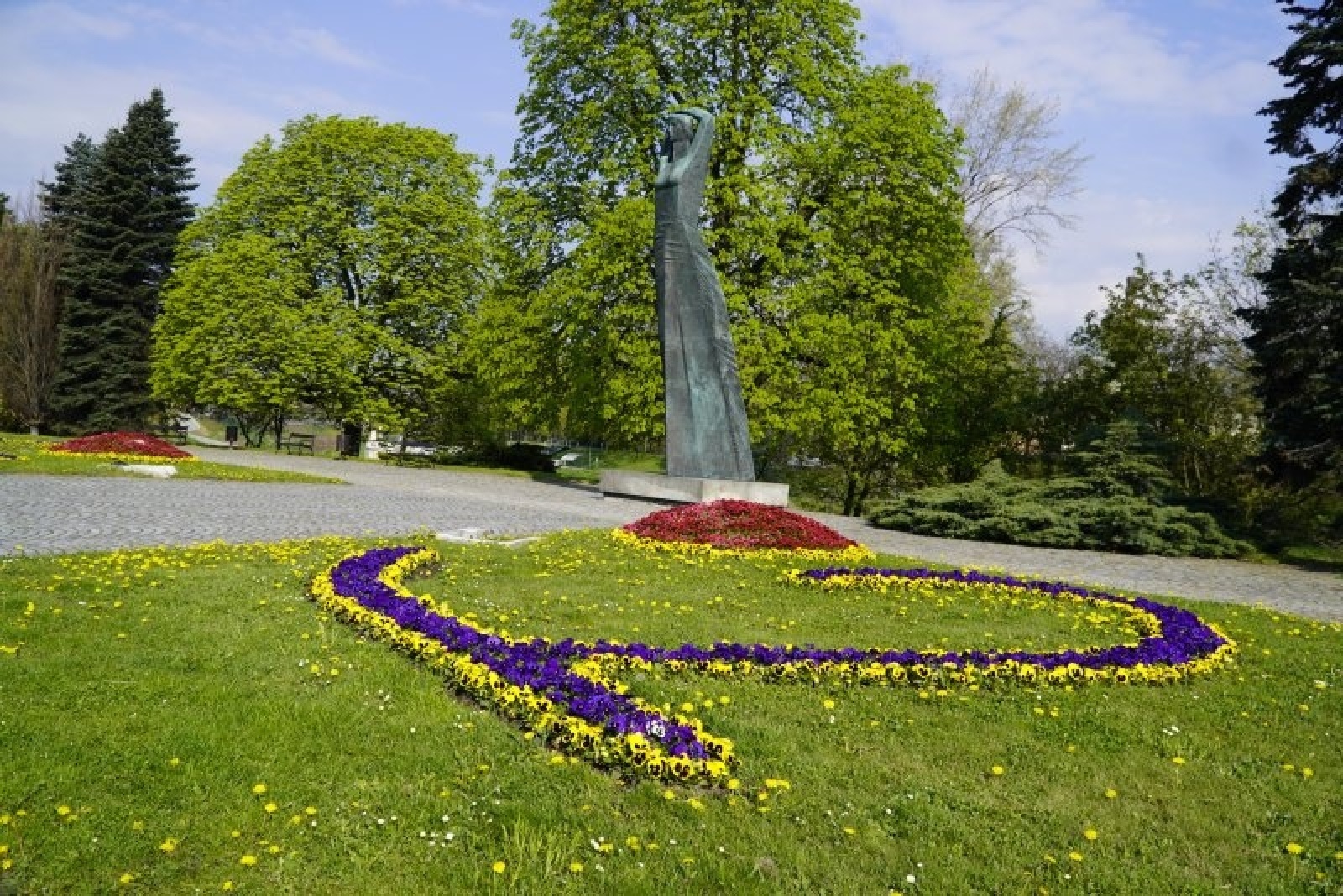 Zdjęcie w galerii na portalu naszraciborz.pl: W Raciborzu ruszyły wiosenne porządki. Gdzie waszym zdaniem powinny pojawić się służby? wiadomości z regionu
