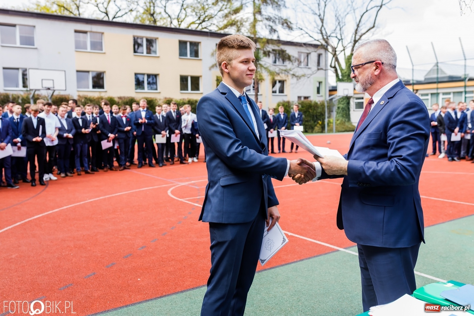 Zdjęcie w galerii na portalu naszraciborz.pl: Politechnika nad Odrą pożegnała swoich absolwentów [FOTO] wiadomości z regionu