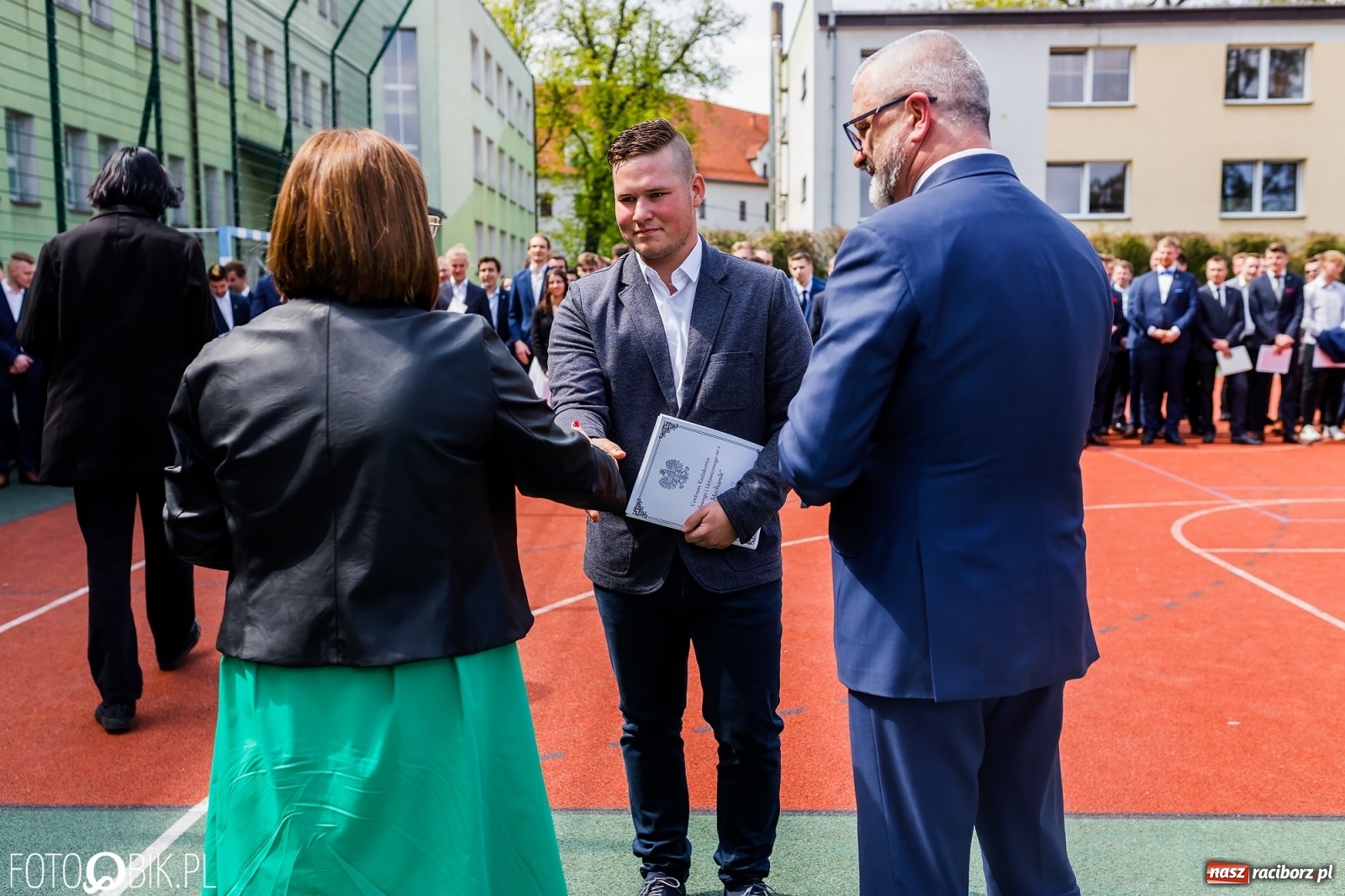 Zdjęcie w galerii na portalu naszraciborz.pl: Politechnika nad Odrą pożegnała swoich absolwentów [FOTO] wiadomości z regionu