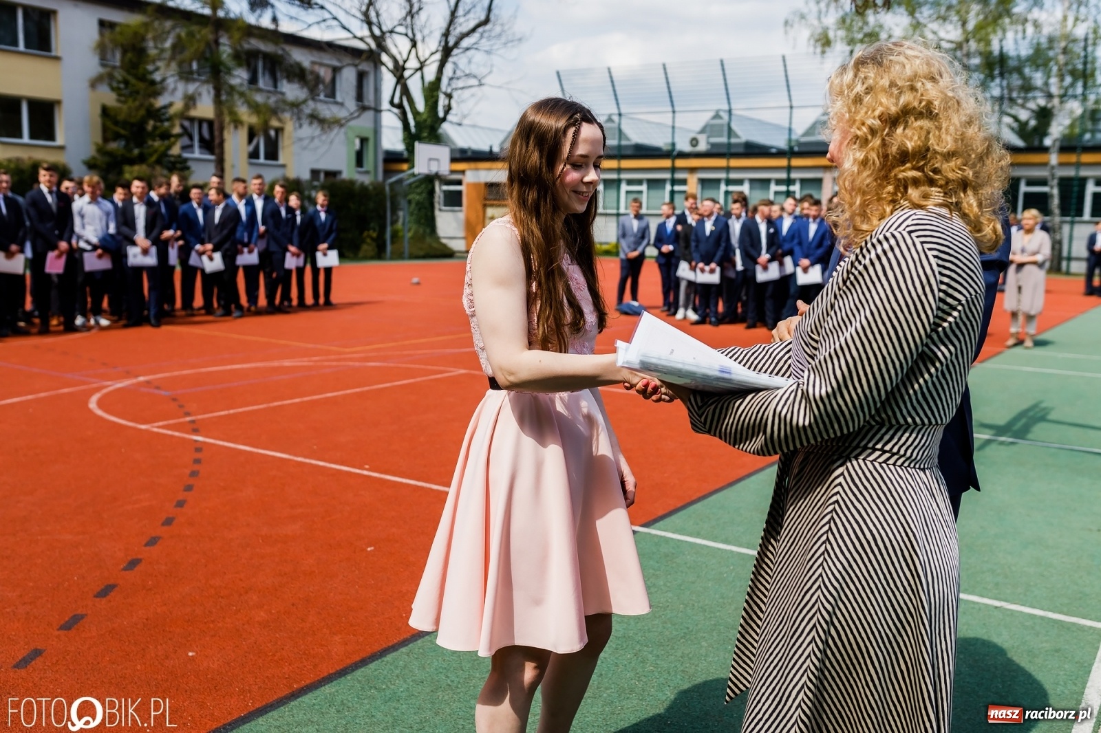 Zdjęcie w galerii na portalu naszraciborz.pl: Politechnika nad Odrą pożegnała swoich absolwentów [FOTO] wiadomości z regionu