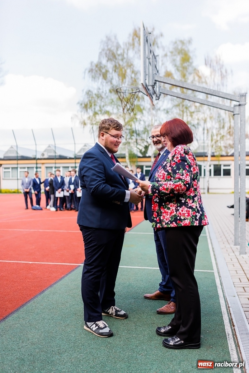 Zdjęcie w galerii na portalu naszraciborz.pl: Politechnika nad Odrą pożegnała swoich absolwentów [FOTO] wiadomości z regionu