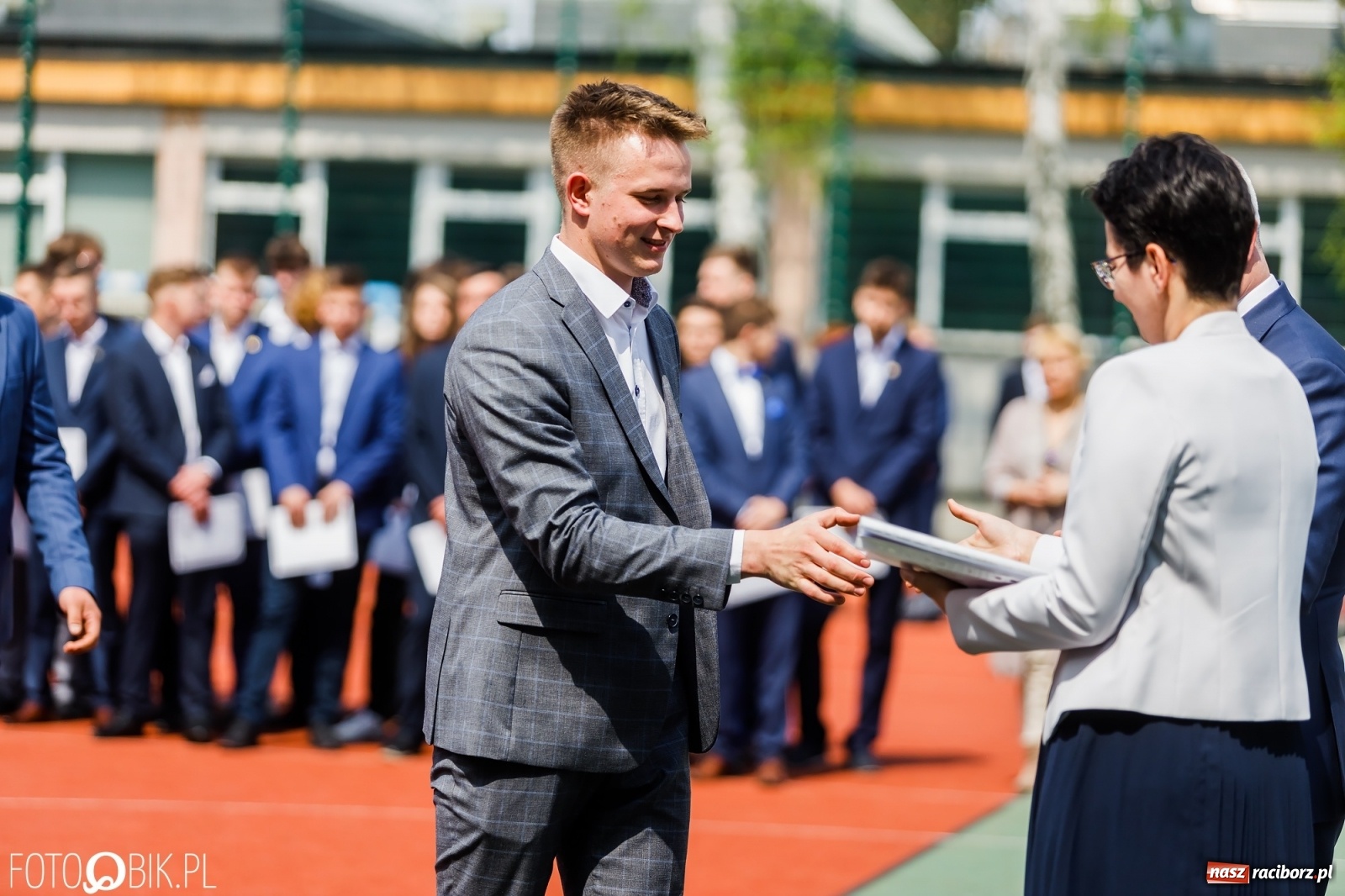 Zdjęcie w galerii na portalu naszraciborz.pl: Politechnika nad Odrą pożegnała swoich absolwentów [FOTO] wiadomości z regionu