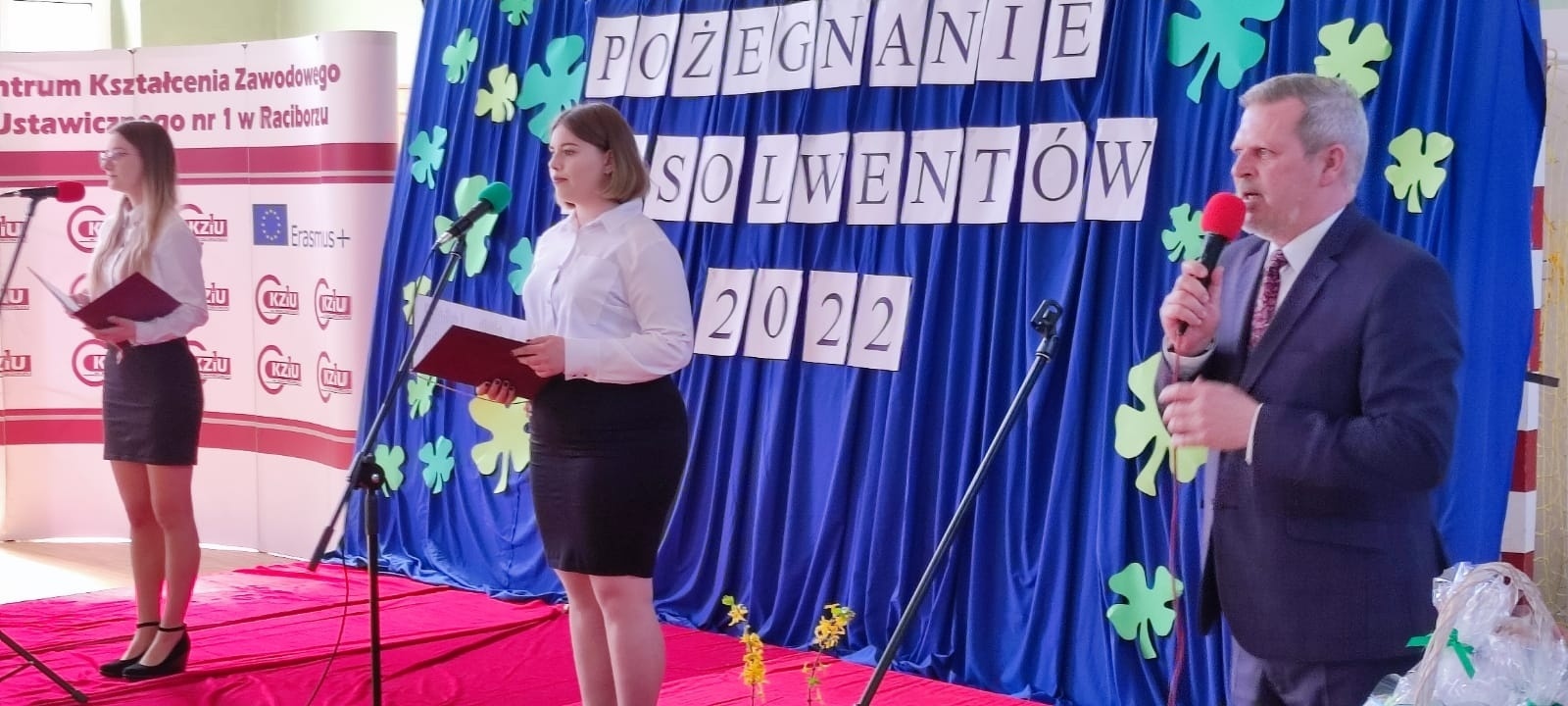 Zdjęcie w galerii na portalu naszraciborz.pl: Budowlanka i Gastronomik pożegnały absolwentów wiadomości z regionu