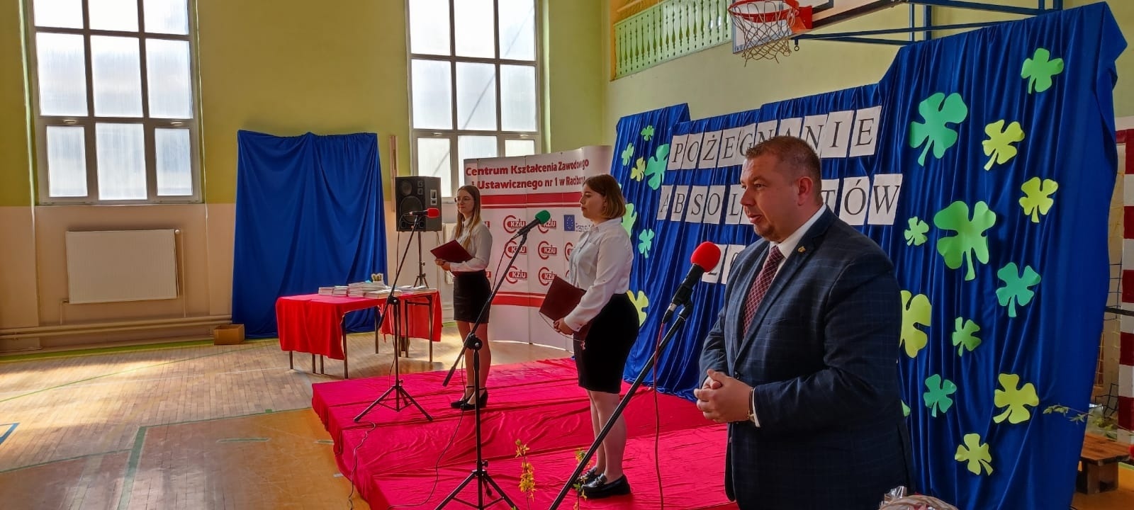 Zdjęcie w galerii na portalu naszraciborz.pl: Budowlanka i Gastronomik pożegnały absolwentów wiadomości z regionu