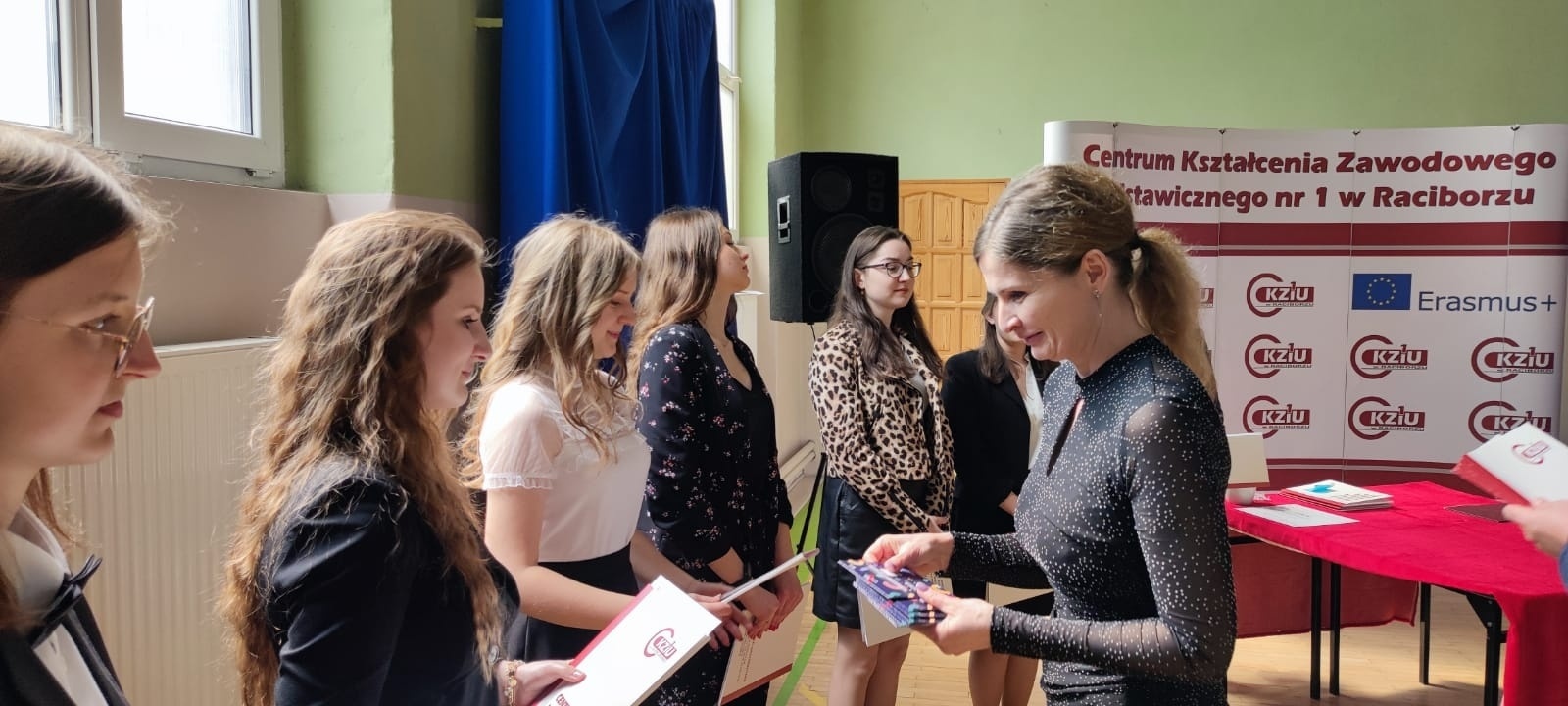 Zdjęcie w galerii na portalu naszraciborz.pl: Budowlanka i Gastronomik pożegnały absolwentów wiadomości z regionu