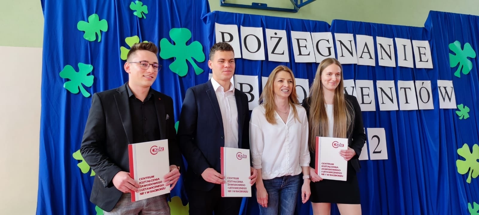 Zdjęcie w galerii na portalu naszraciborz.pl: Budowlanka i Gastronomik pożegnały absolwentów wiadomości z regionu