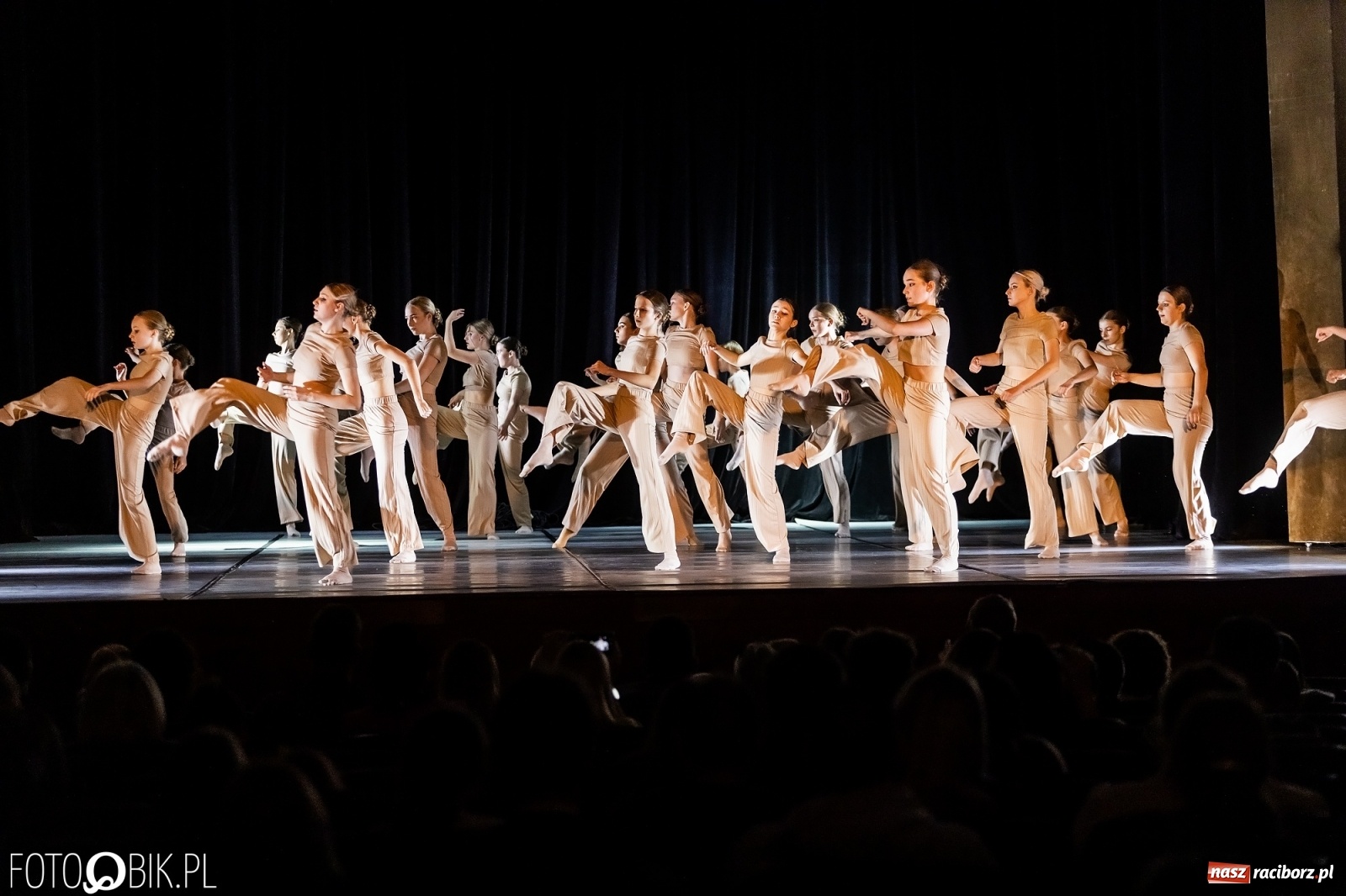 Zdjęcie w galerii na portalu naszraciborz.pl: Linia życia w wykonaniu Skazy ponownie na deskach RCK wiadomości z regionu