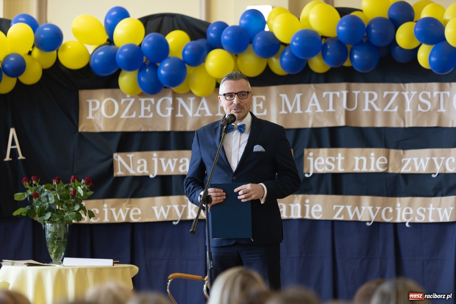 Zdjęcie w galerii na portalu naszraciborz.pl: Świat potrzebuje takich ludzi! - Ekonomik pożegnał tegorocznych maturzystów wiadomości z regionu