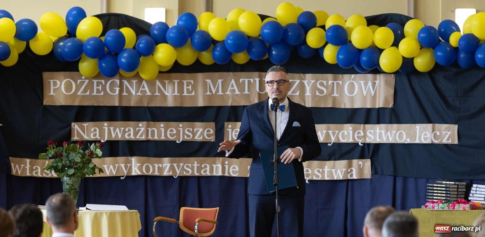 Zdjęcie w galerii na portalu naszraciborz.pl: Świat potrzebuje takich ludzi! - Ekonomik pożegnał tegorocznych maturzystów wiadomości z regionu